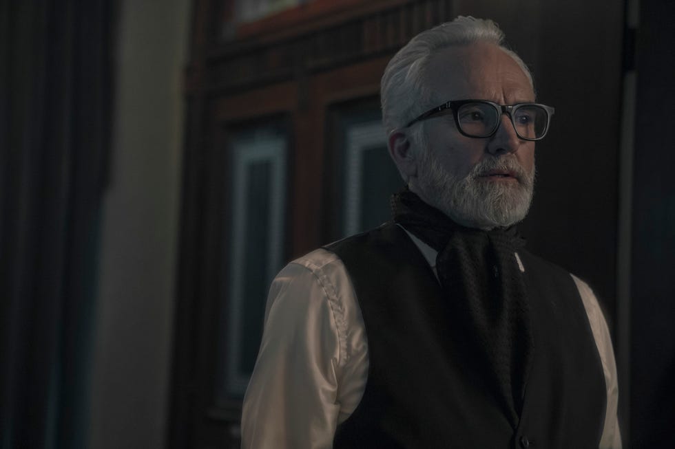 the handmaid's tale “execution” june faces her biggest challenge as gilead cracks down on the rebels. (disney/steve wilkie)bradley whitford