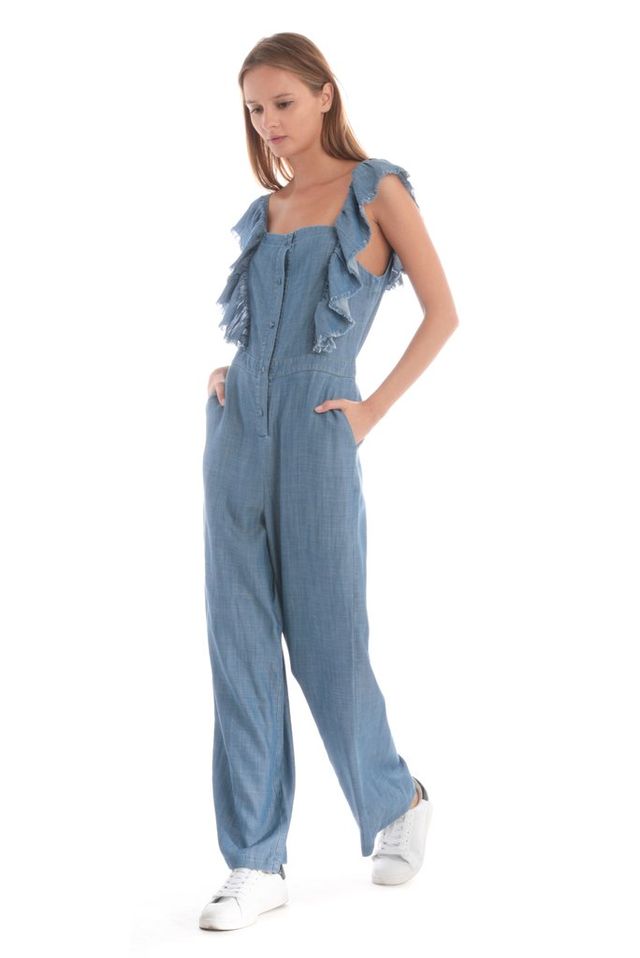 Clothing, Denim, Overall, Jeans, Blue, One-piece garment, Standing, Workwear, Textile, Trousers, 
