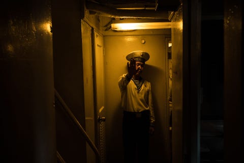 Een NoordKoreaanse matroos in de USS Pueblo Het op de Amerikanen bemachtigde schip is nu onderdeel van het oorlogsmuseum in Pyongyang