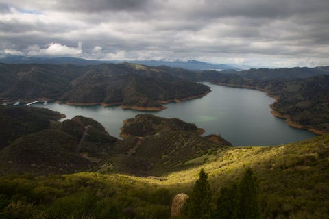 Berryessa Snow Mountain Op 10 juli 2015 riep president Obama dit park in NoordCaliforni uit Het beslaat ruim 1300 vierkante kilometer en strekt zich uit van oceaanstranden tot aan de ruim 2100 meter hoge bergen van de Inner Coast Range Het nationale monument verbindt drie wildernisgebieden met elkaar omvat archeologische vindplaatsen van indiaanse nederzettingen en biedt bescherming aan een van de grootste overwinterende populaties van Amerikaanse zeearenden in Californi