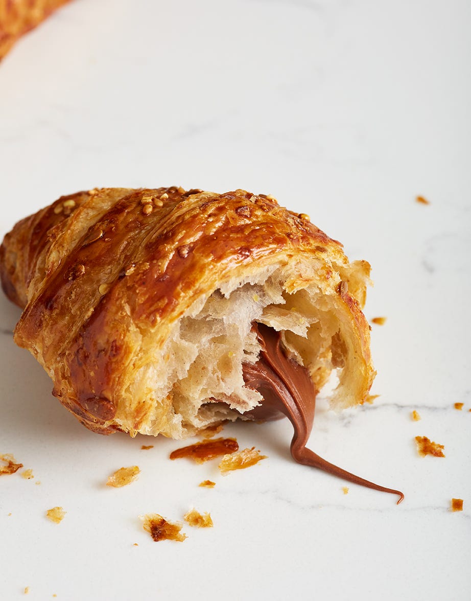 Dish, Food, Cuisine, Croissant, Ingredient, Baked goods, Pastry, Sfogliatelle, Puff pastry, Dessert, 