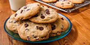 chocolate chip cookies horizontal