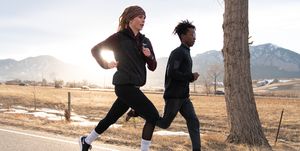 two people running fast outside, how to build stamina