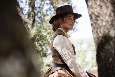 1883 cast characters yellowstone margaret dutton