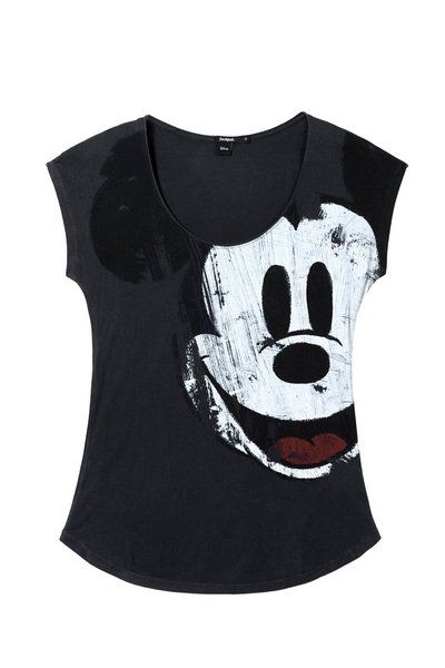 Mickey Mouse la última colección de Desigual Desigual lanza una colección de ropa inspirada en Mickey Mouse Disney
