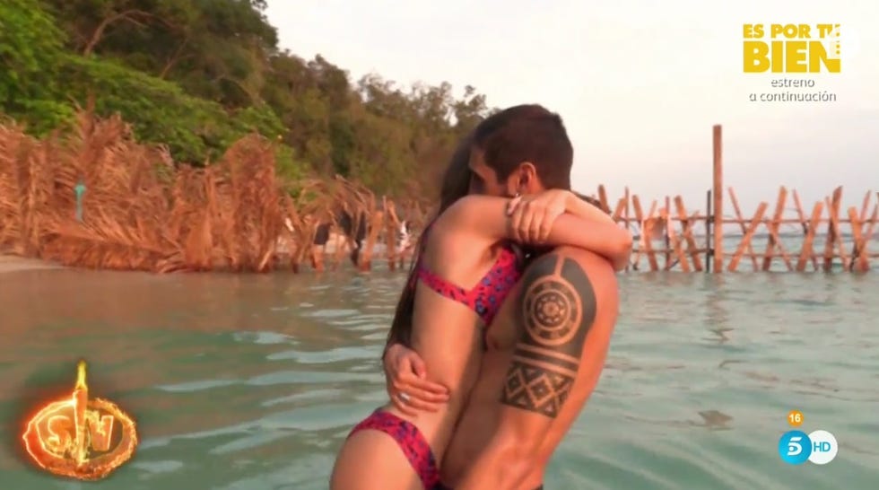 Violeta y Fabio afianzan su relación y viven su noche más romántica en 'Supervivientes'
