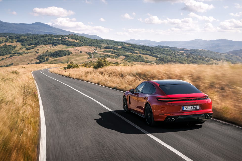 2025 Porsche Panamera Photo Gallery