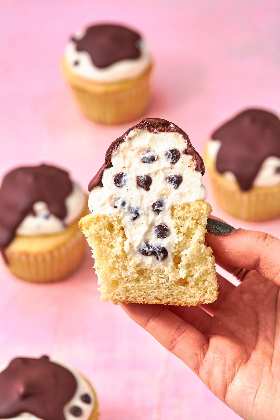 cannoli cupcakes