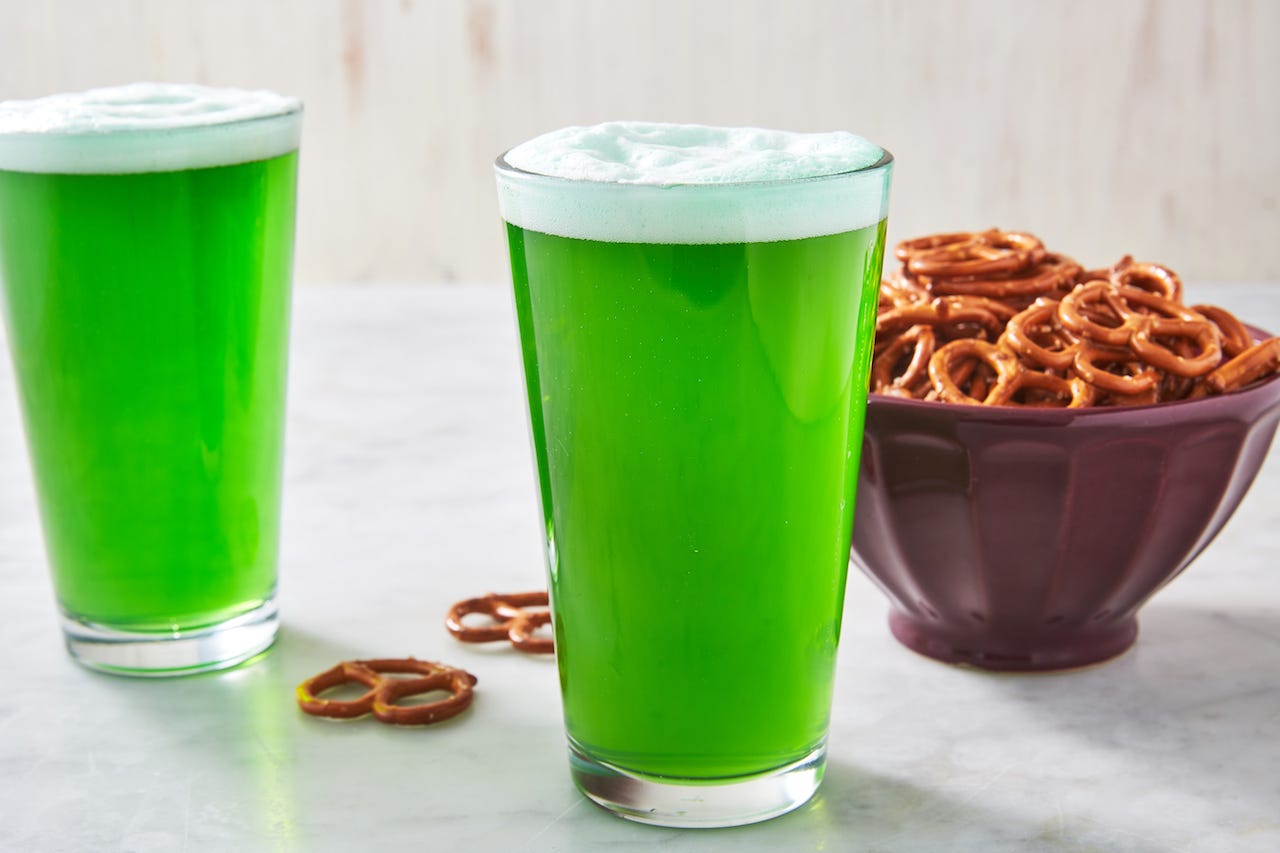 How To Make Green Beer & Cheers To St. Patrick's Day The Right Way