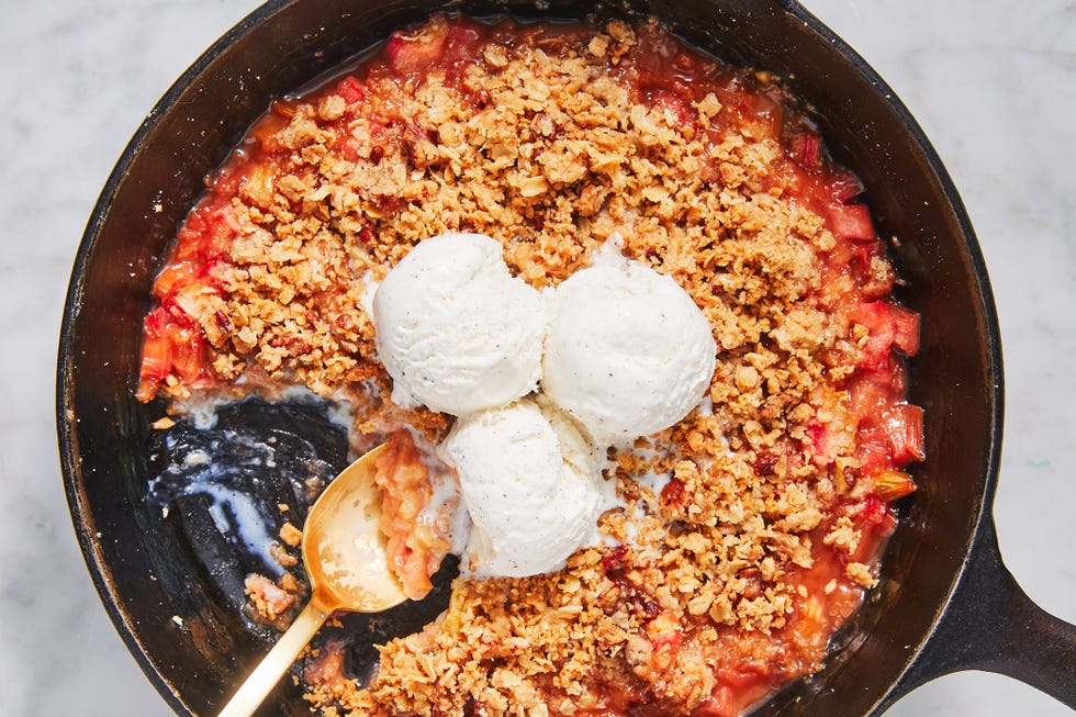 rhubarb crisp