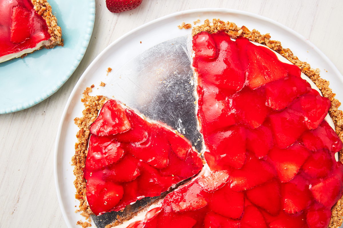 preview for Strawberry Pretzel Tart