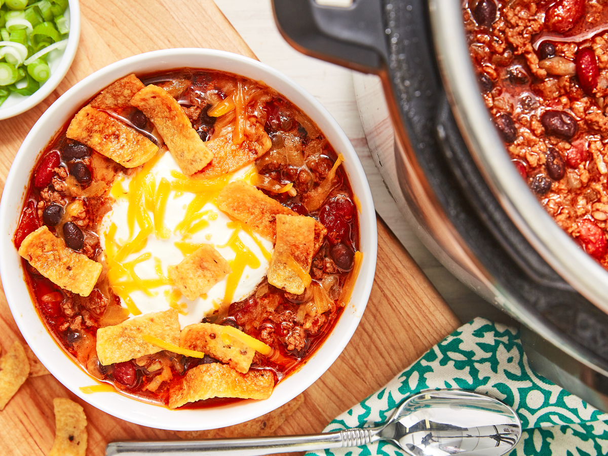 https://hips.hearstapps.com/hmg-prod/images/190501-instant-pot-chili-horizontal-2-1557157428.png?crop=0.8891228070175439xw:1xh;center,top&resize=1200:*