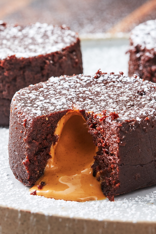 peanut butter explosion cakes