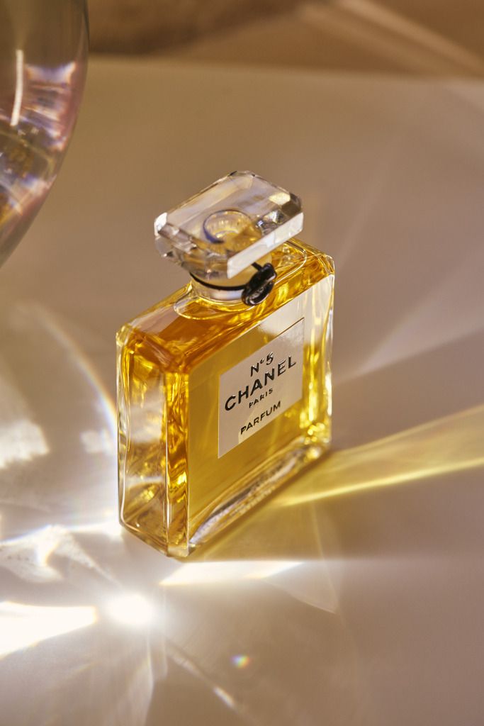 揭開百年傳奇香水香奈兒Chanel N°5的瓶中秘密