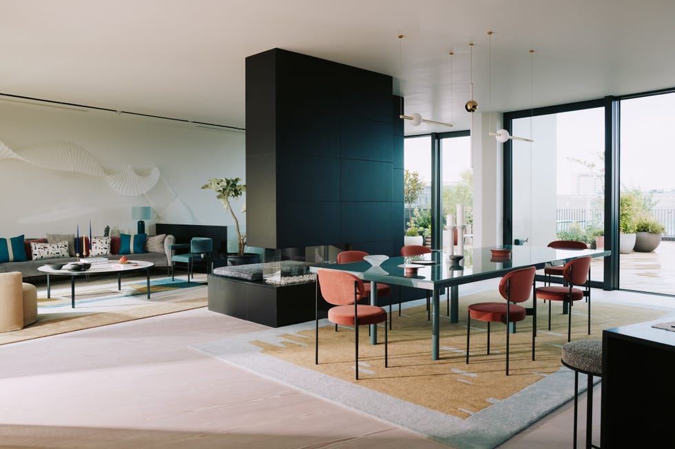 Waldo works penthouse at Televisinon centre