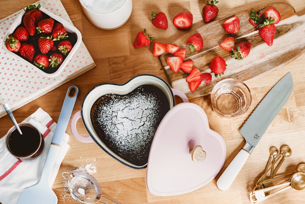 drew barrymore heart shaped dutch oven drew barrymore