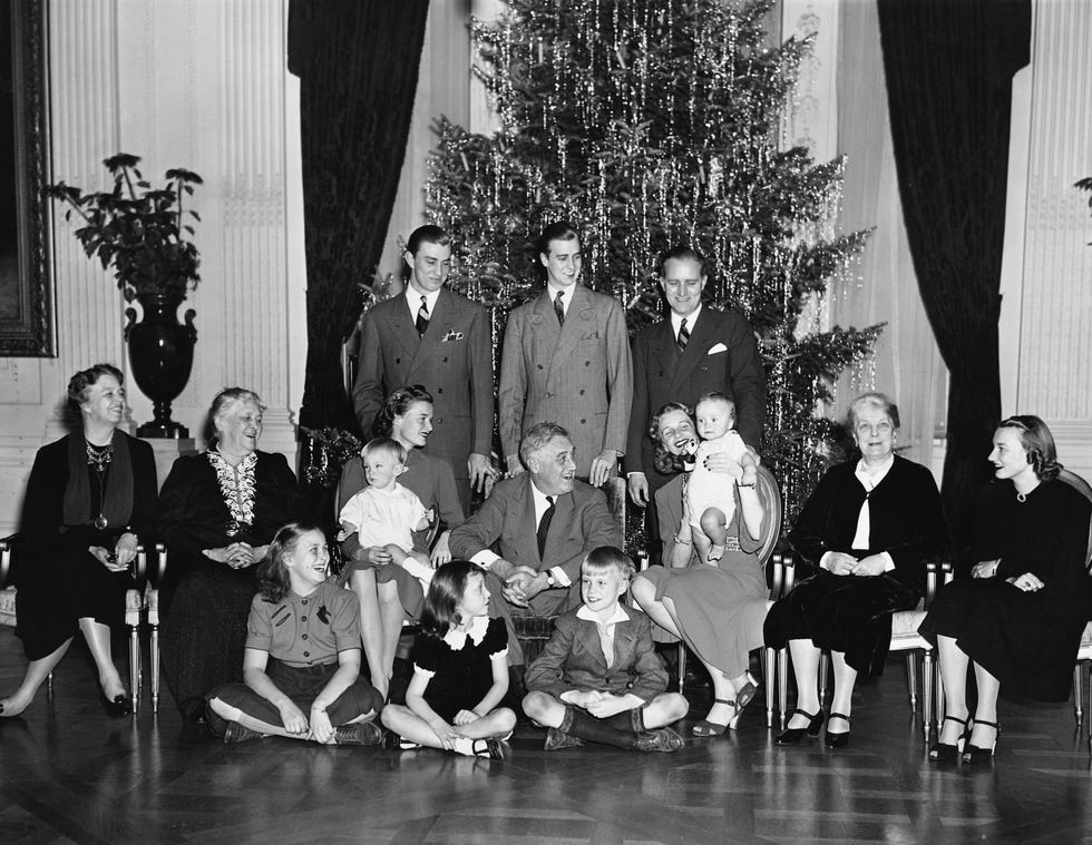 9 Nostalgic Photos of the Best Past (and Present) White House Decorations