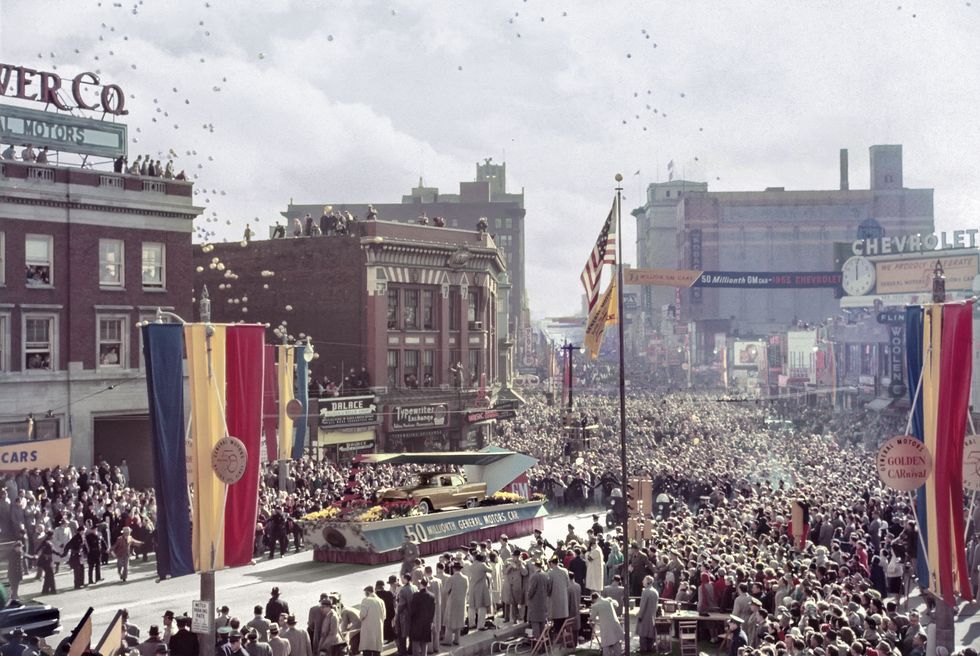 1954 flint, michigan, parade celebrating gm's 50 millionth car
