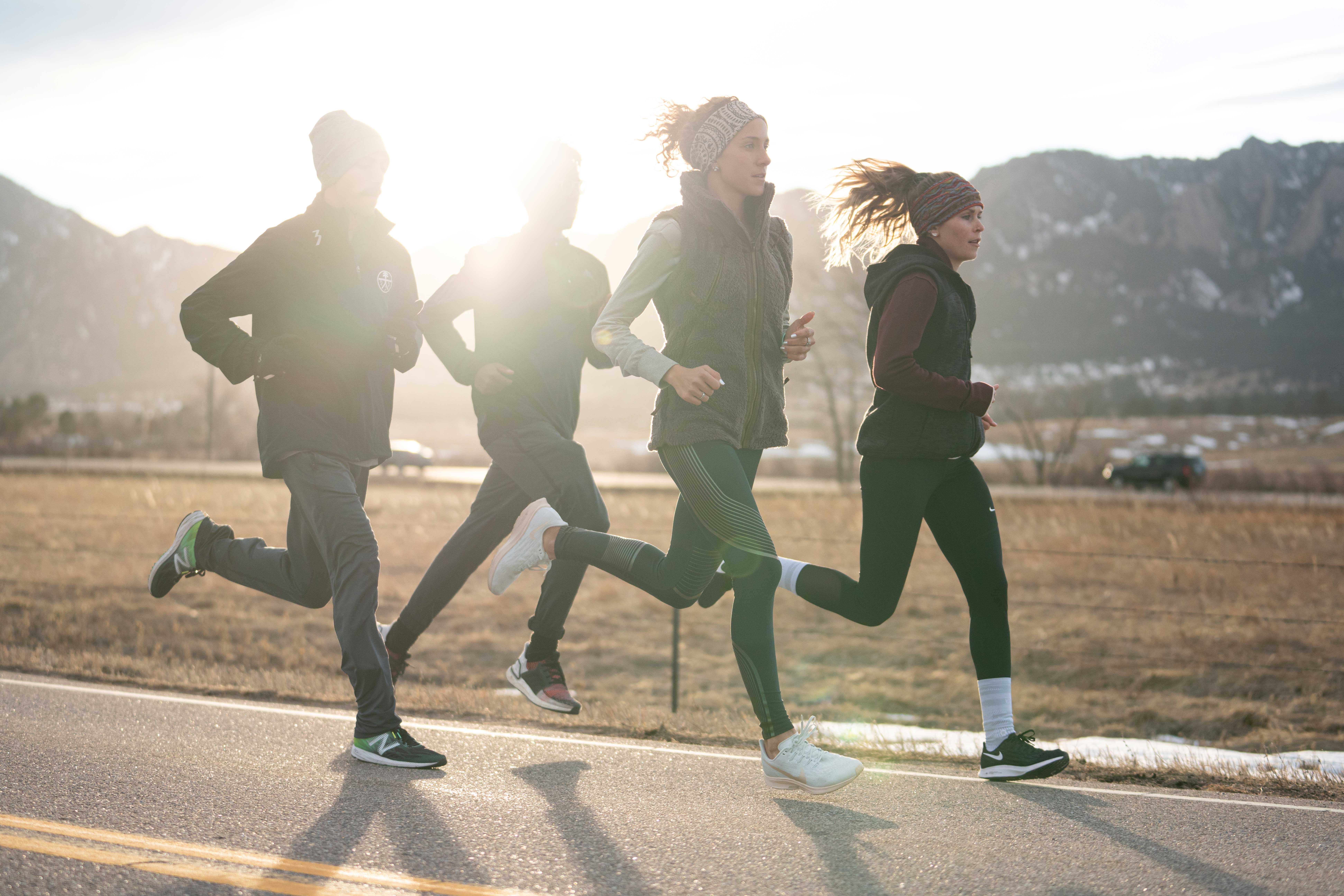 People in nature, Running, Jogging, Atmospheric phenomenon, Recreation, Morning, Exercise, Sky, Sunlight, Half marathon, 