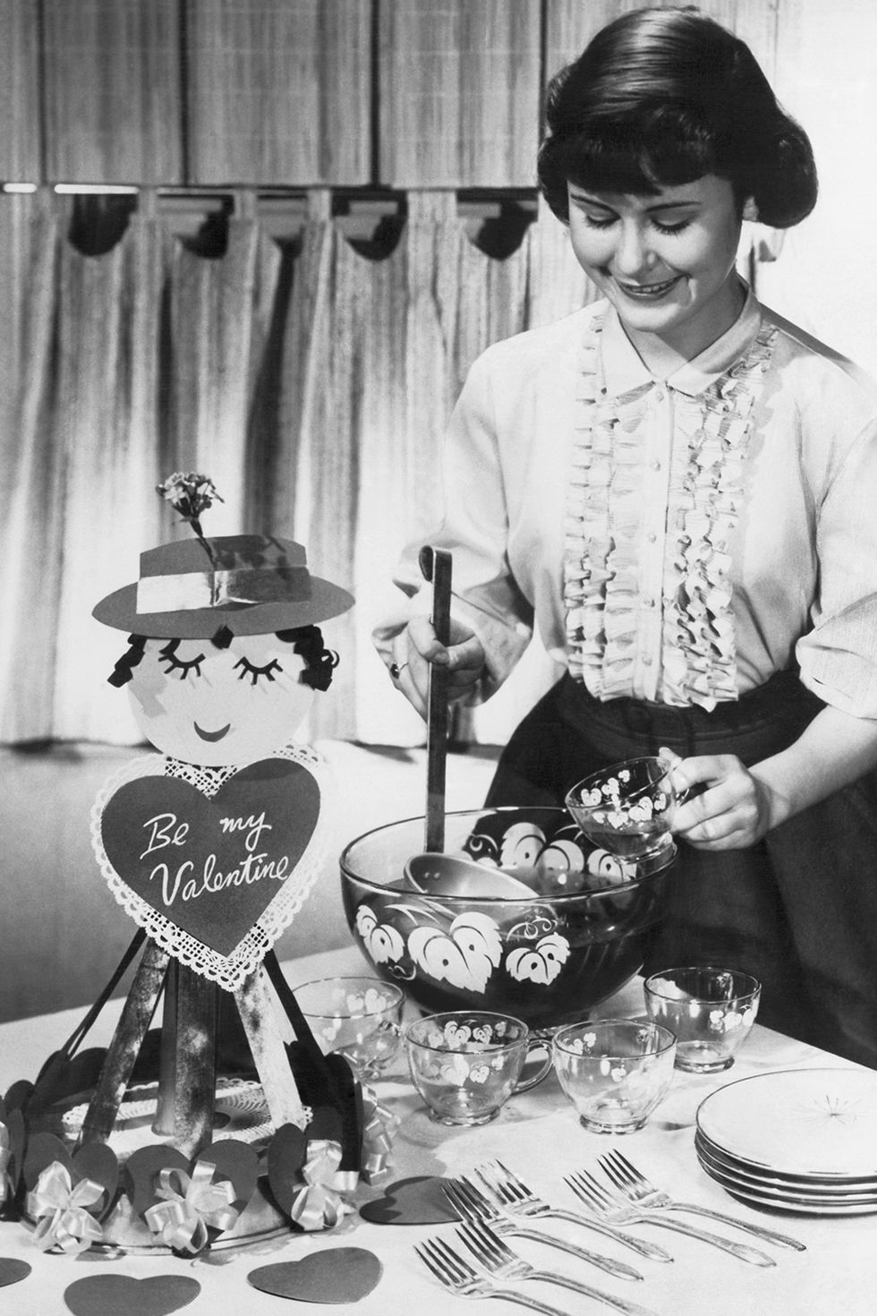 VINTAGE BRACHS VALENTINES CANDY BOX 1950S