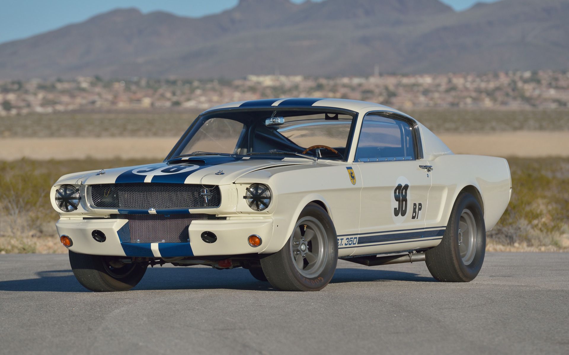 FORD Mustang Shelby GT350 Fastback 1965 White / Blue Stripes