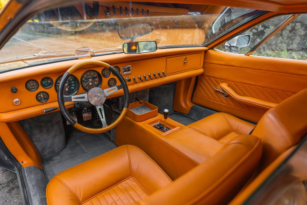 1969 detomaso mangusta interior