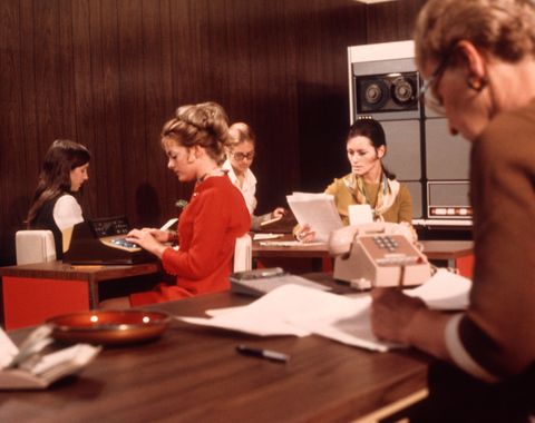 1970s 5 women office