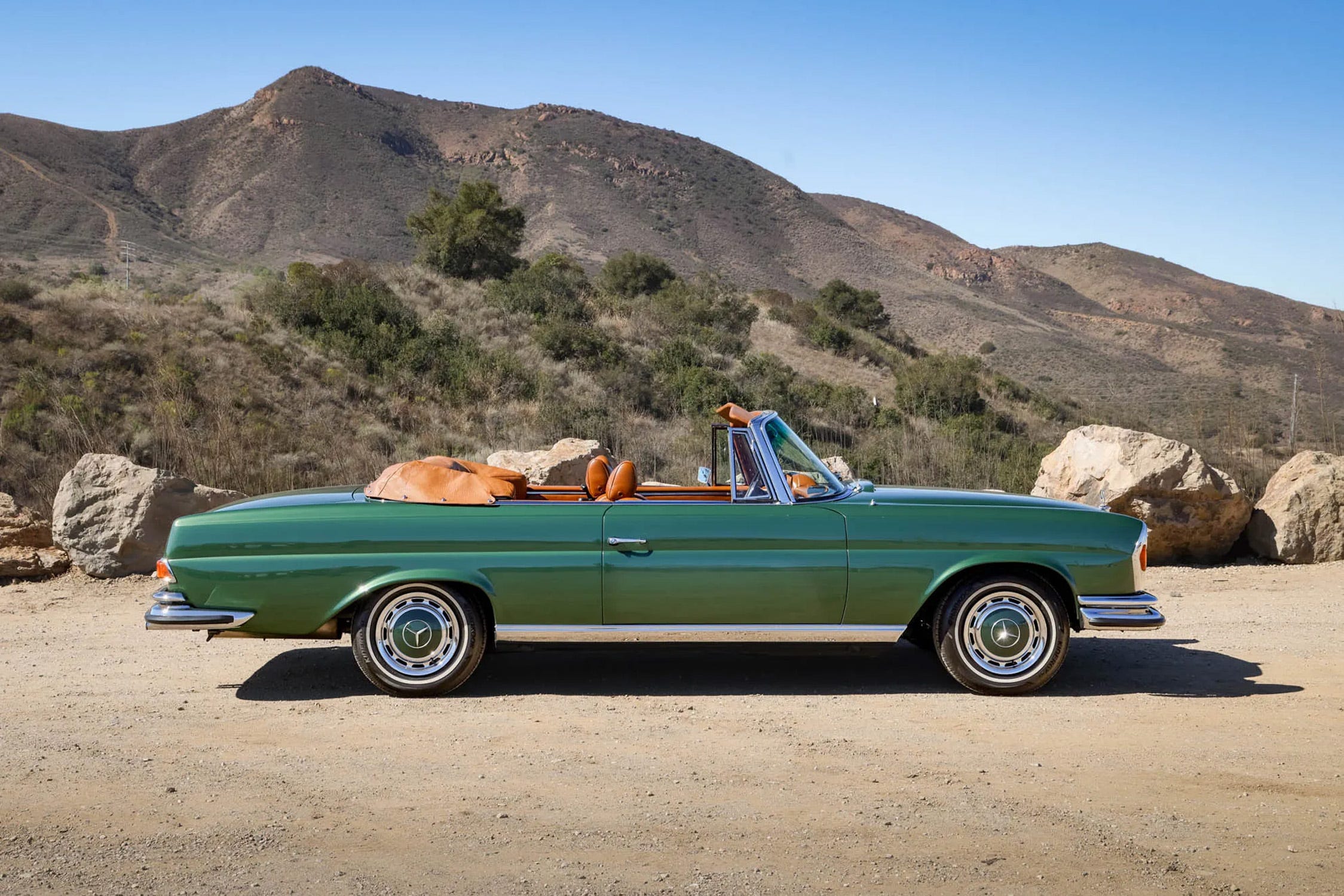 1971 mercedes benz 280se 35 cabriolet side