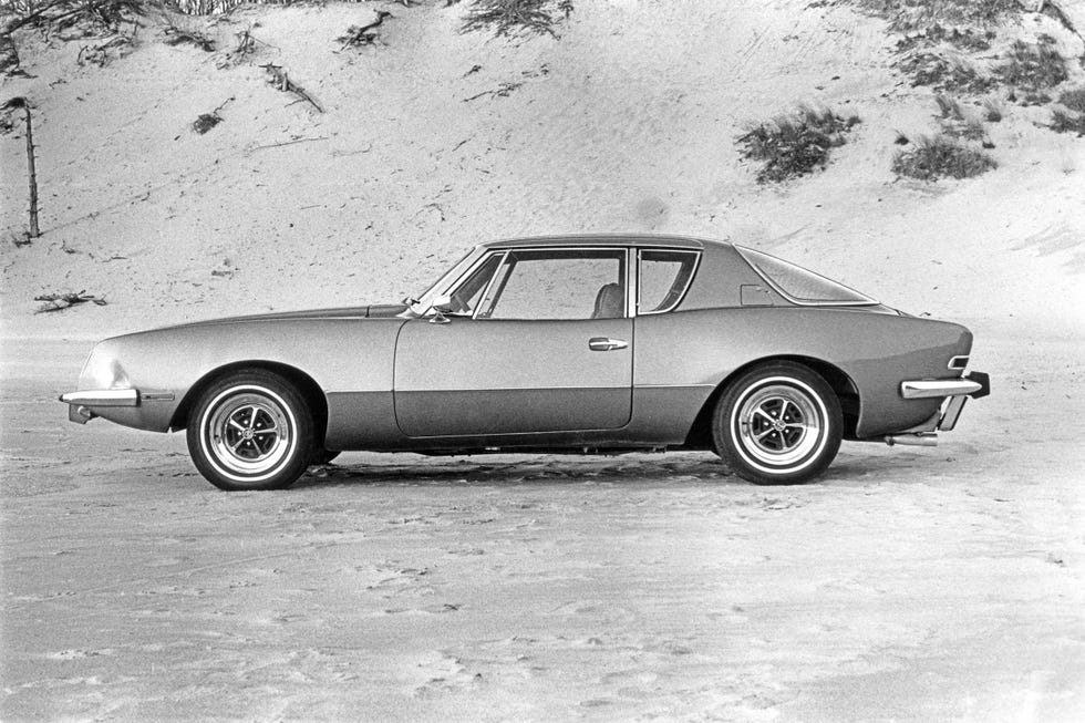 View Photos of the 1976 Avanti II