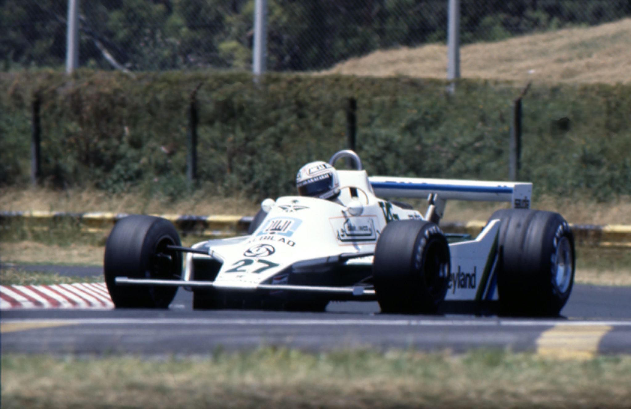alan jones in the 27 williams ford at the 1980 argentine gp jones won this race