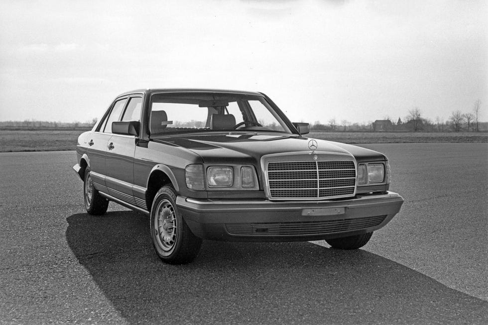 View Photos of the 1981 Mercedes-Benz 300SD