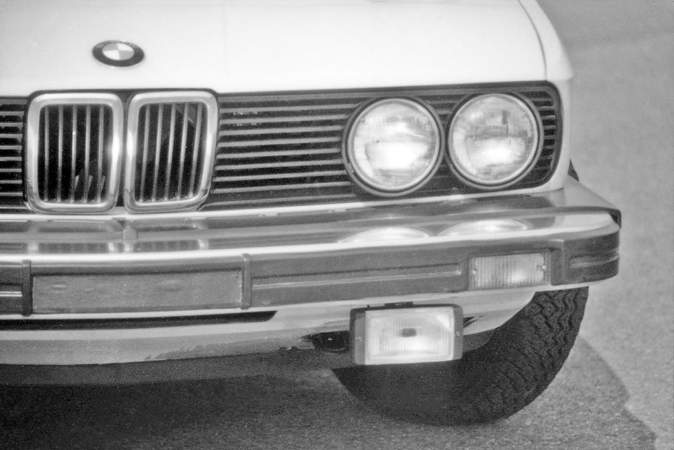 View Photos of the 1982 BMW 528e