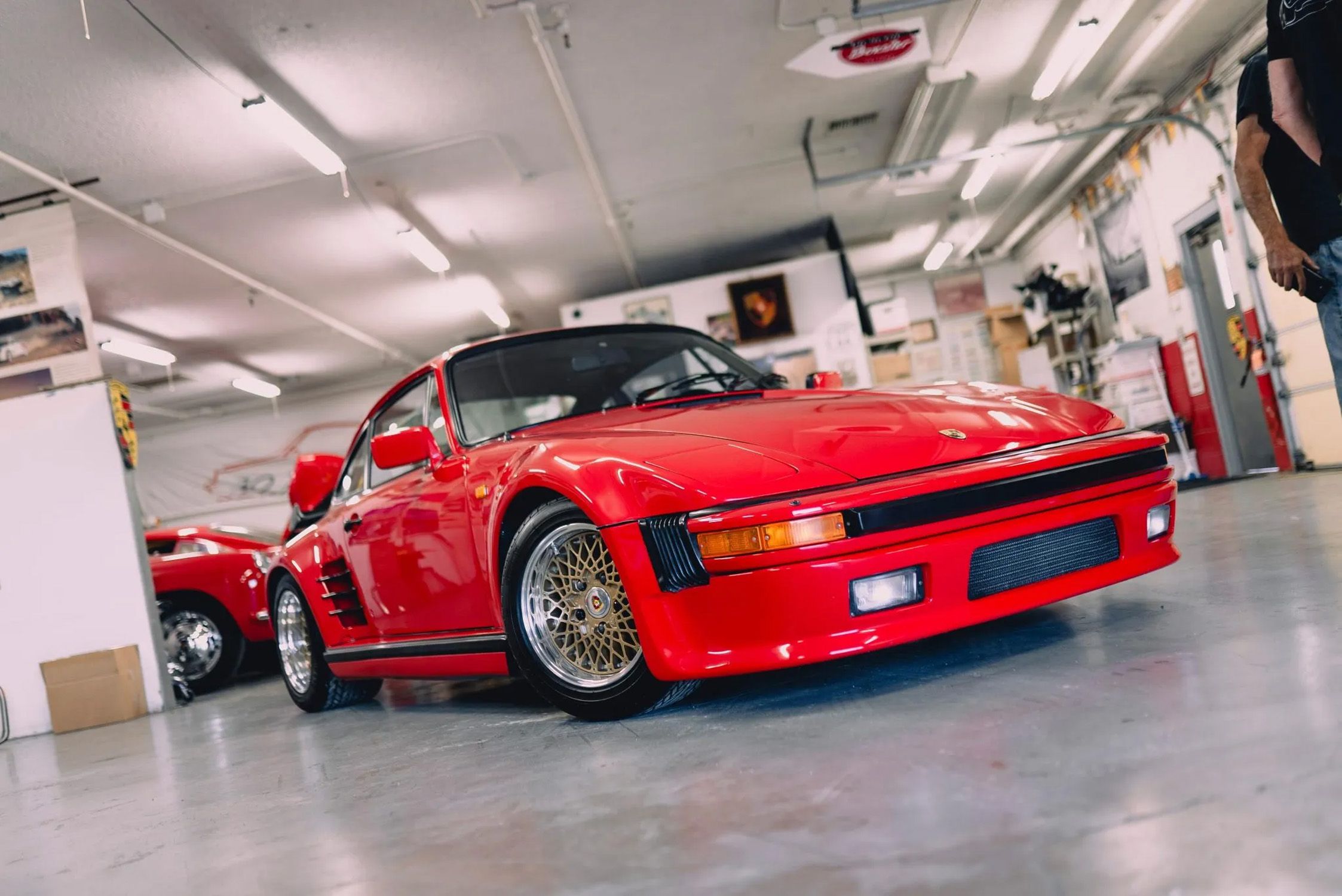 自動車 Porsche 911 Turbo Slant Nose Special Wishes 1986 Porsche 911 Turbo Slant Nose Coupe for
