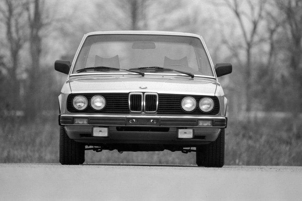 View Photos of the 1983 BMW 533i