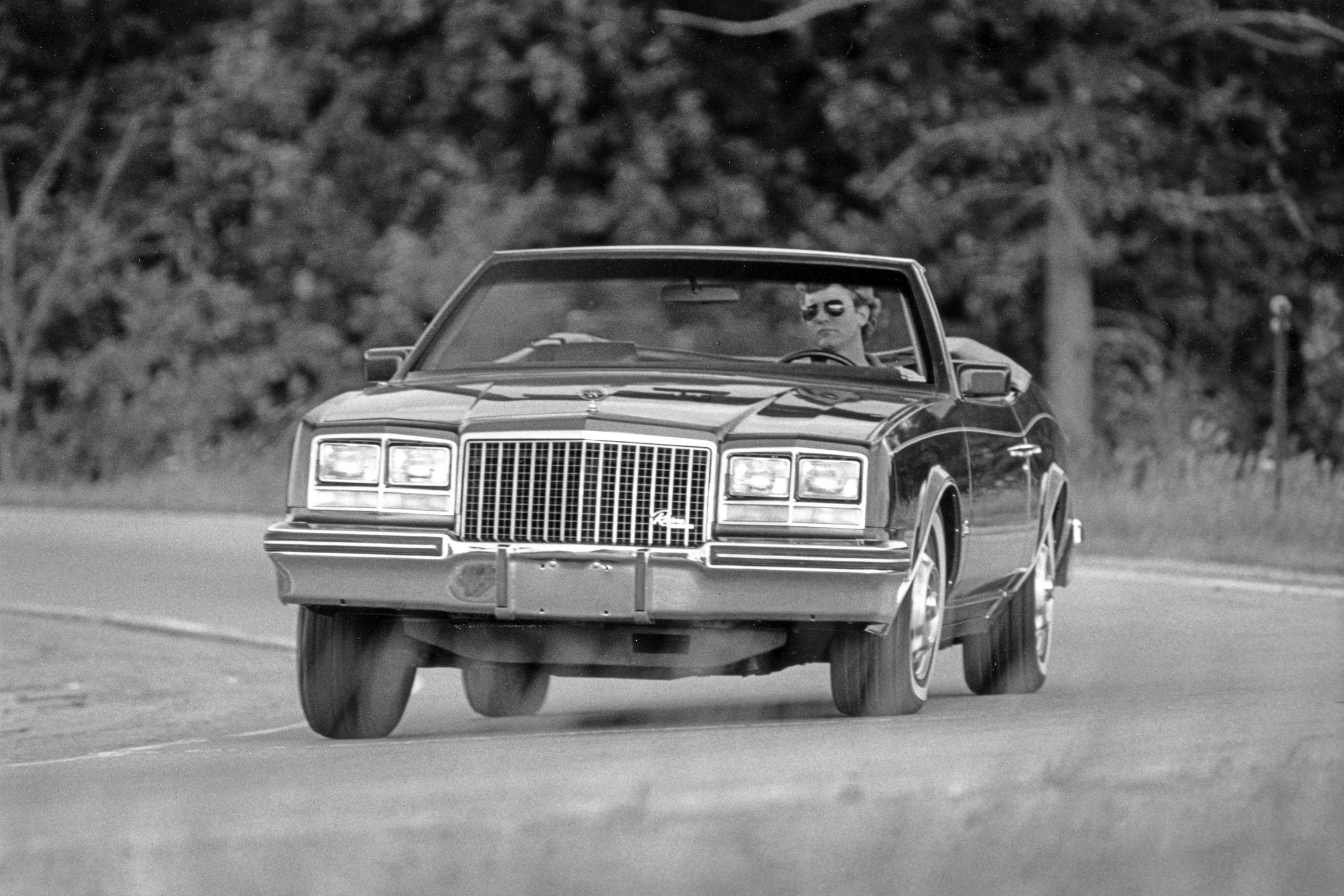 1983-buick-riviera-106-