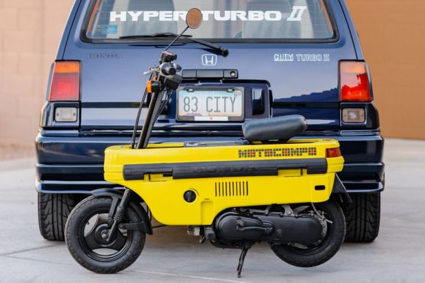  La mejor parte de este Motocompo es el Honda City Turbo que viene con él