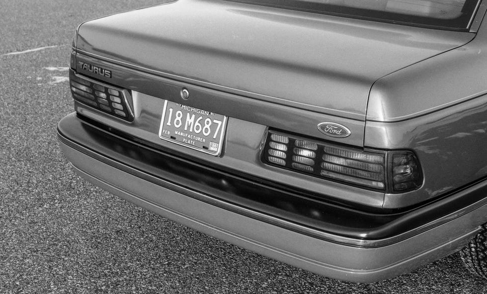 El Ford Taurus LX probado cambia la forma de los sedanes para siempre taurus 1986 El Ford Taurus LX probado cambia la forma de los sedanes para siempre