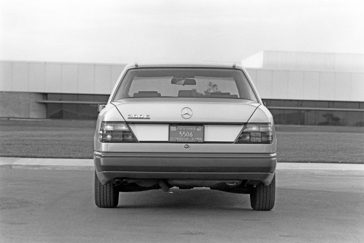 View Photos of the 1986 Mercedes-Benz 300E