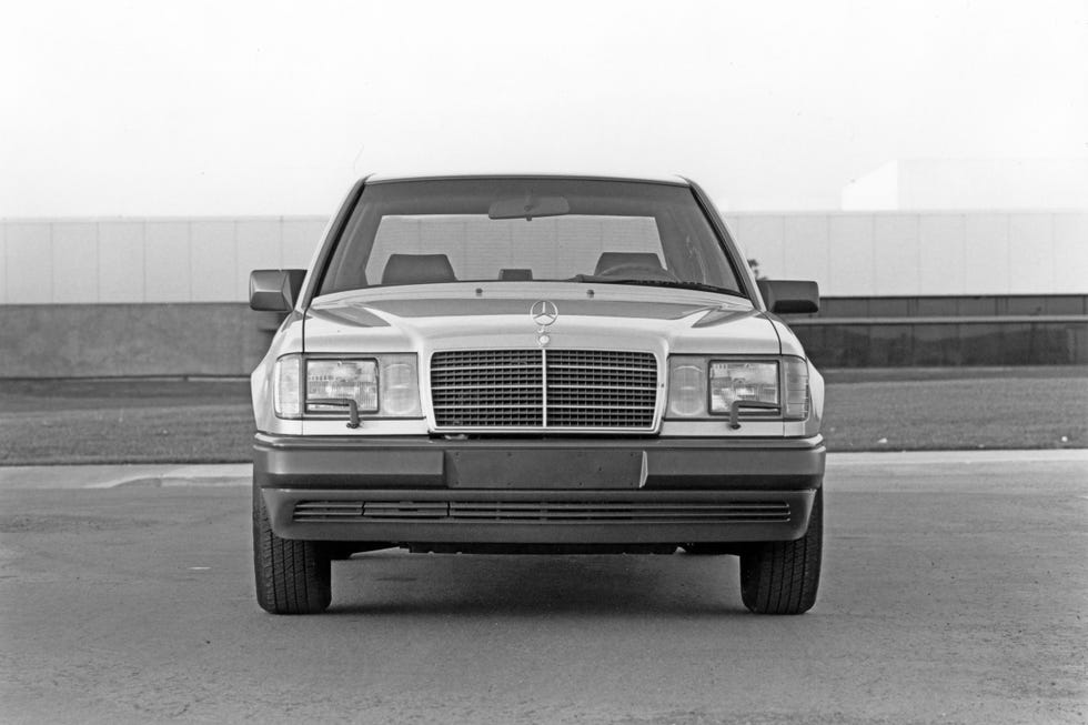 View Photos of the 1986 Mercedes-Benz 300E