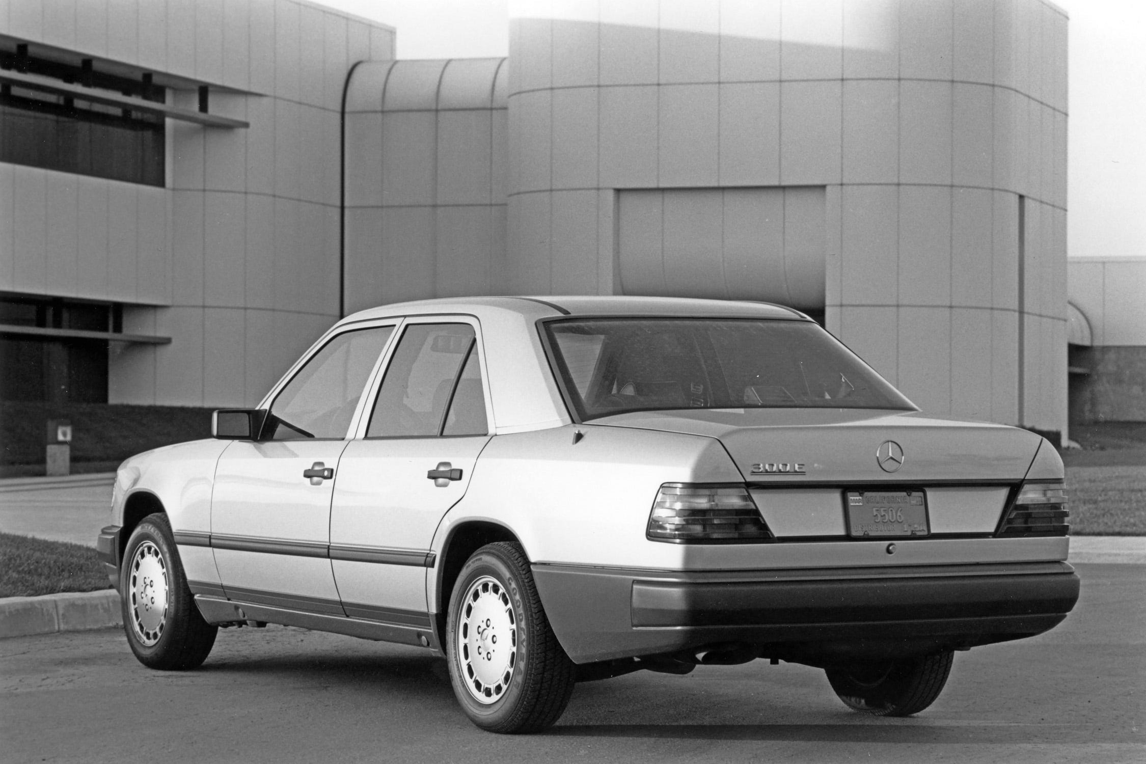 View Photos of the 1986 Mercedes-Benz 300E