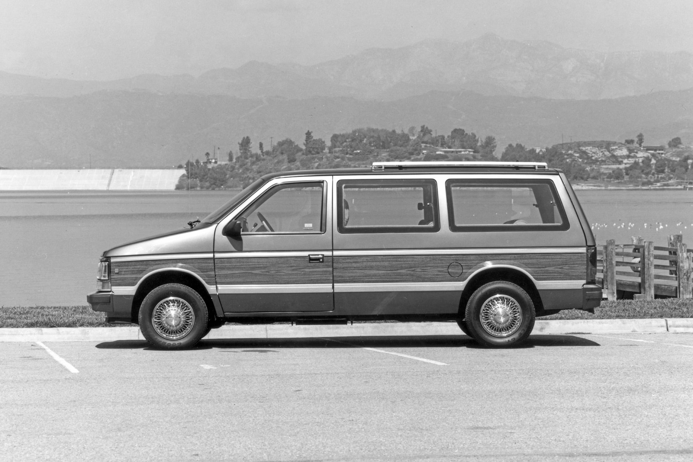 View Photos of the 1987 Plymouth Grand Voyager LE