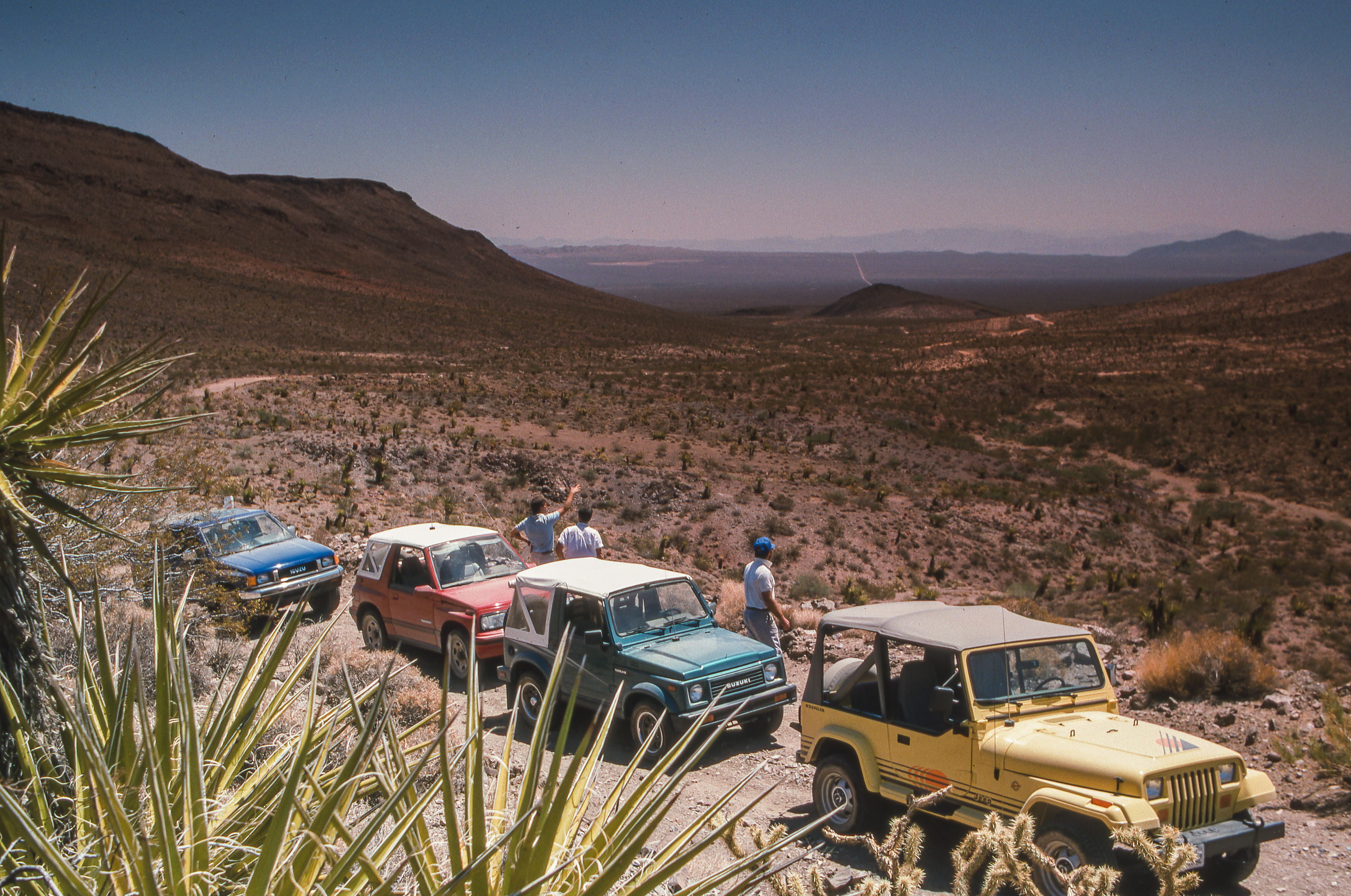 A little dirt never hurt - Retro Wrangler Offroad 4x4 SUV