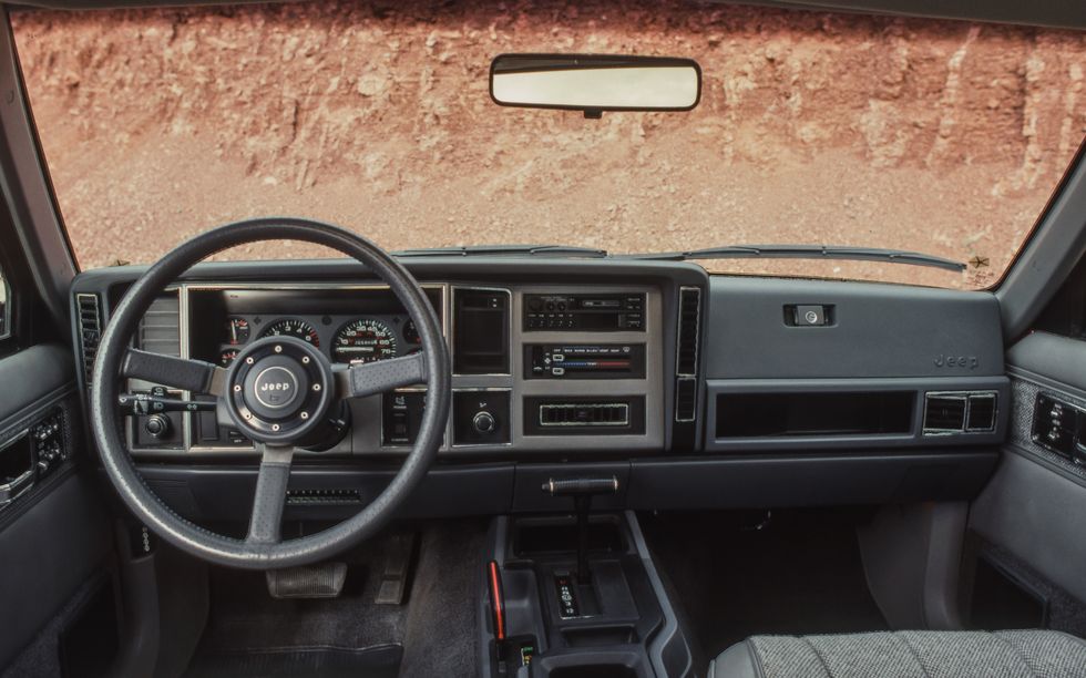 1990 jeep cherokee interior