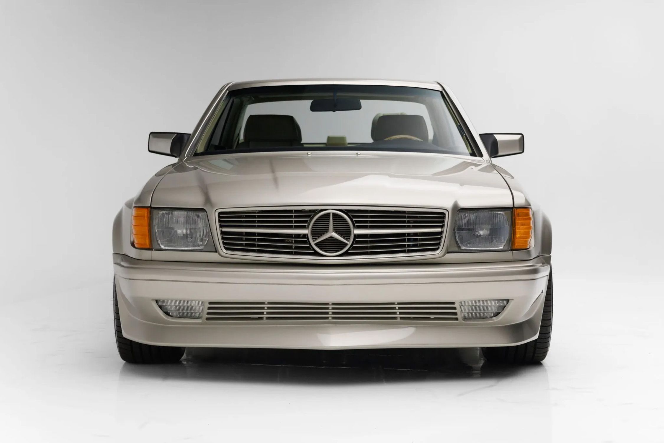 Widebody 1990 Mercedes-Benz 560SEC Boasts a 6.2-Liter AMG V-8