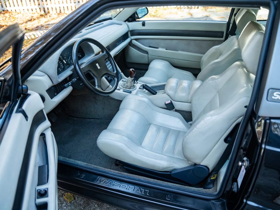 1991 maserati shamal interior