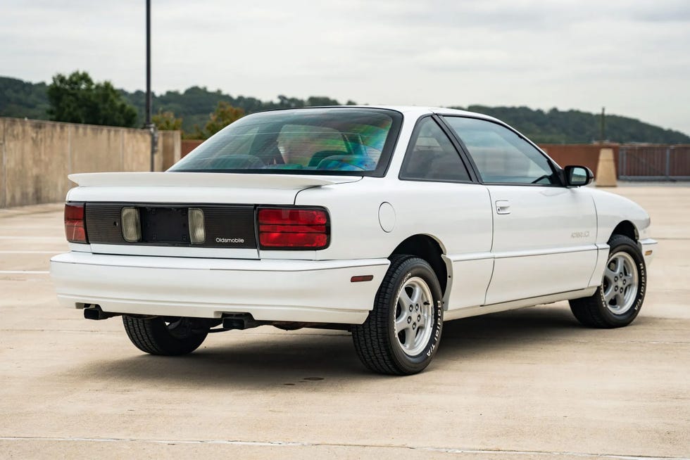 1992 oldsmobile achieva scx 5 speed rear