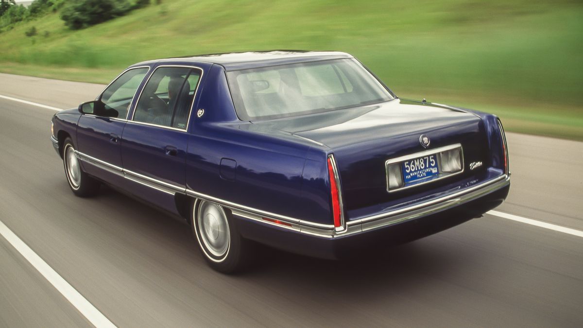 https://hips.hearstapps.com/hmg-prod/images/1994-cadillac-deville-103-1591360203.jpg?crop=1xw:0.8559135039717564xh;center,top&resize=1200:*