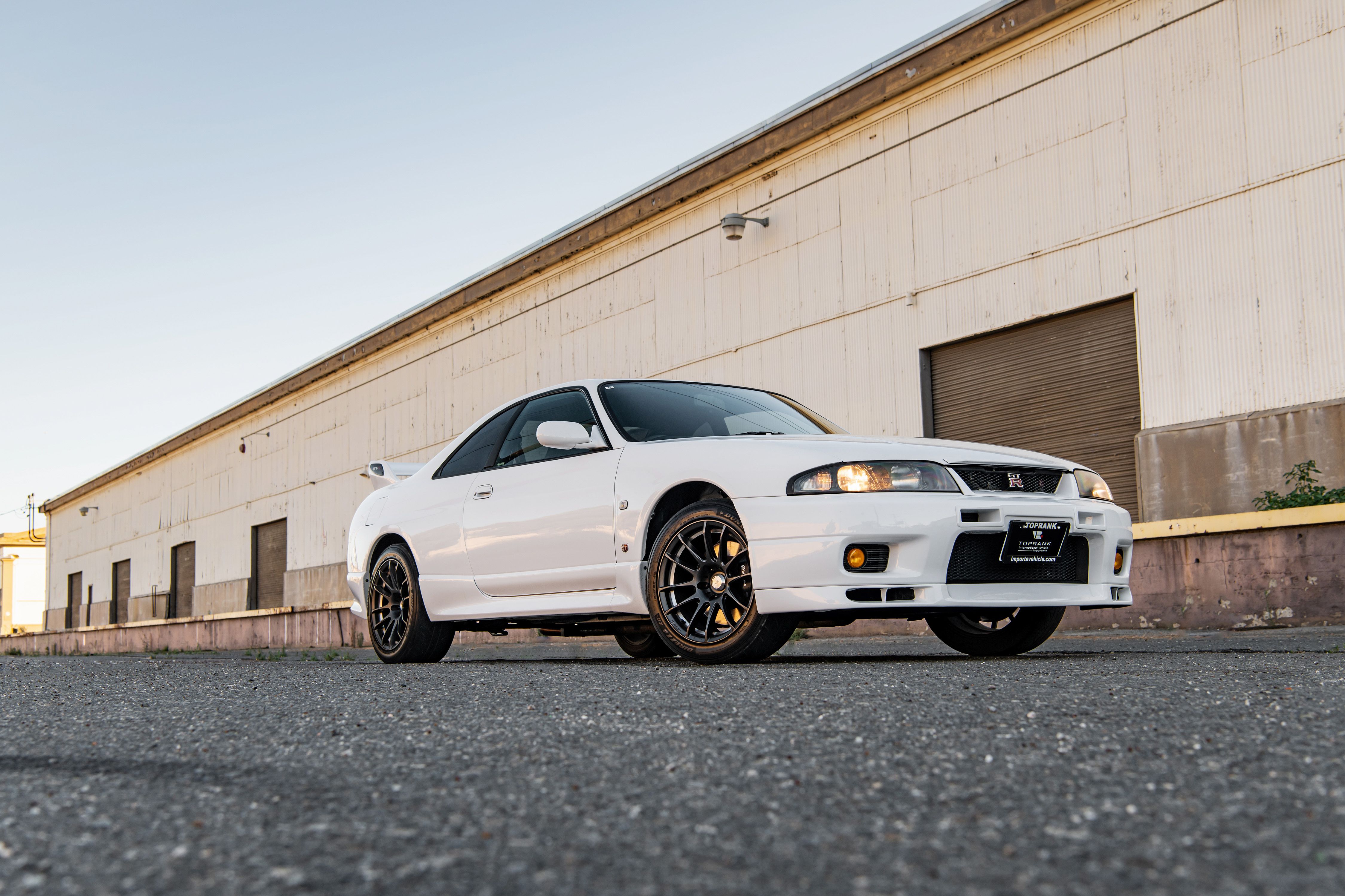 View Photos of the 1995 Nissan Skyline R33 GT-R