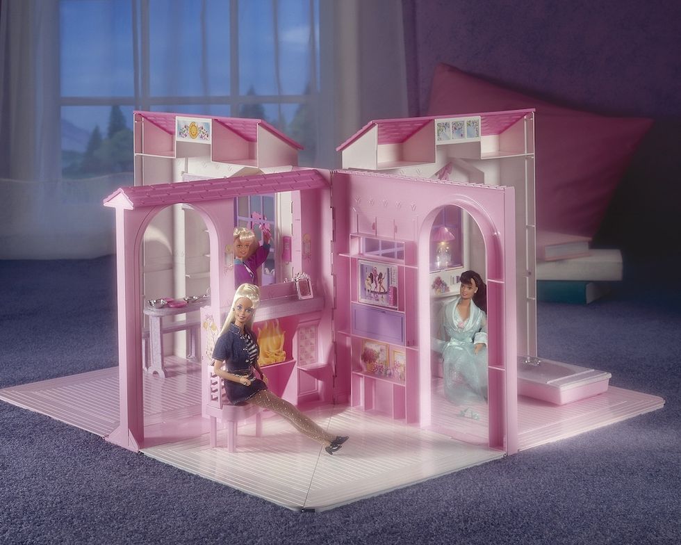 Barbie 3-Story Townhouse Dollhouse with Elevator, Swing Chair, Furniture  and Accessories, Fold for Portability and Travel ( Exclusive)
