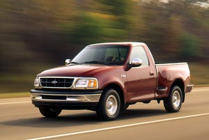 1999 Ford F-350 Super Duty SuperCab XLT Is a Gentle Giant